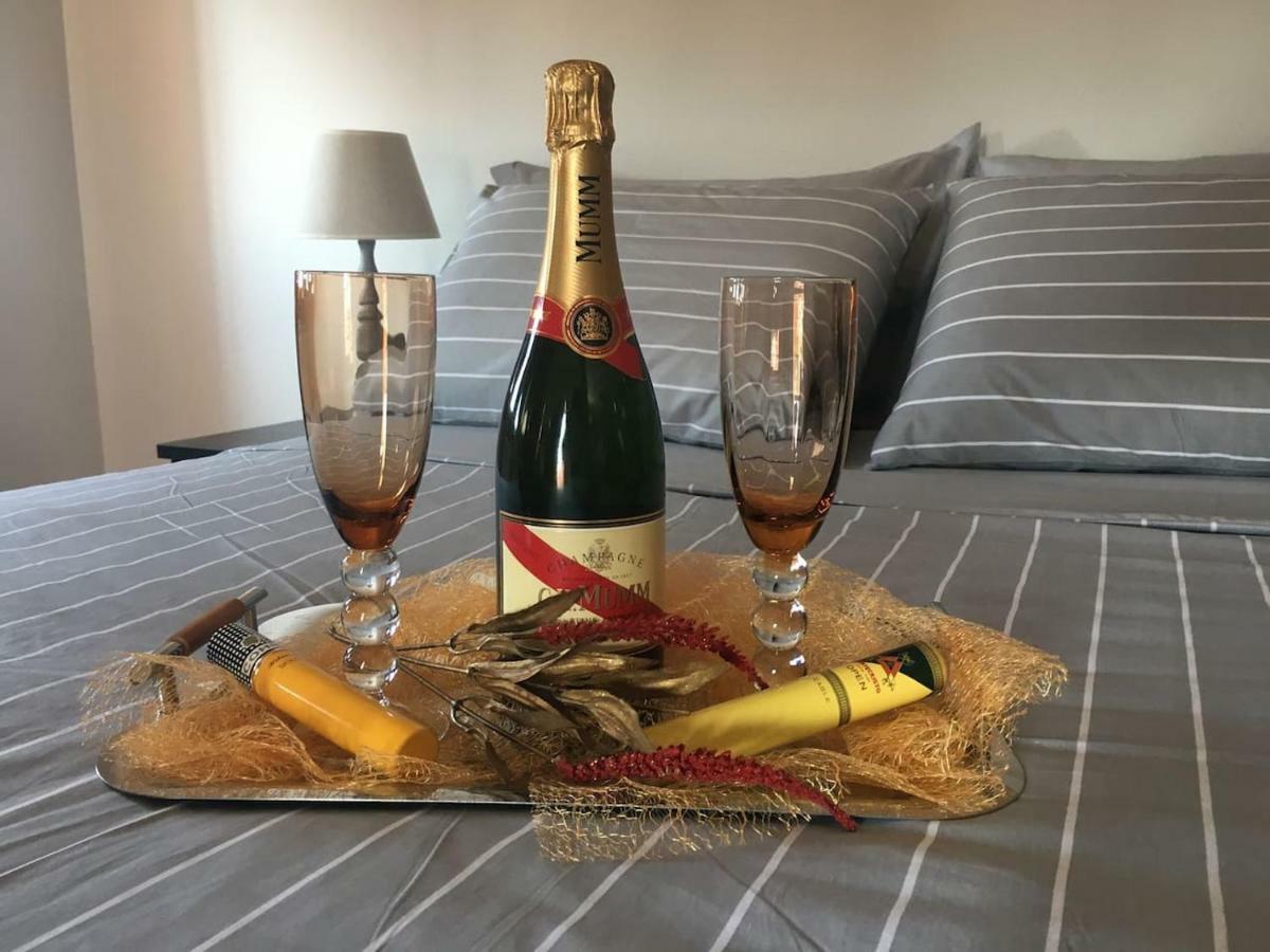 Athena'S Luxury Place 아기라 외부 사진